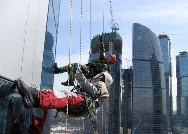  Что предусматривает законодательство для людей, которые работают в тяжелых условиях 