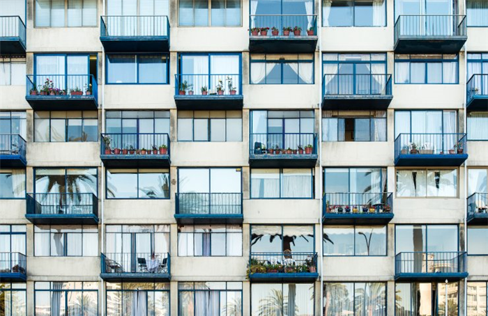 Собственник квартиры не имеет разрешения на переустройство балкона: что нужно делать