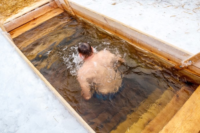 Разница между Крещенской и Богоявленской водой